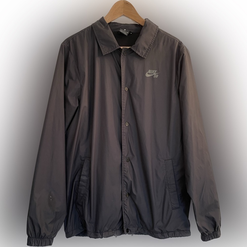 Nike SB Nikeshield Windbreaker Men’s Small